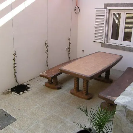 Hotel Pintar One Bedroom Baska (Krk)